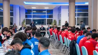 Rektör Prof. Dr. Akın Levent, Üniversiteler Arası Bölgesel Ligler Futbol Turnuvası için sporcularla buluştu