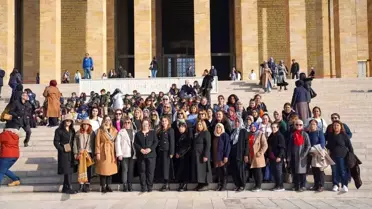 Tarsuslu Kadınlar Anıtkabir'i Ziyaret Etti