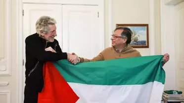 Roger Waters ve Gustavo Petro Filistin bayrağı açtı