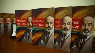 Mehmet Akif Ersoy'un Azerbaycan'da yayımlanan seçme şiirleri tanıtıldı