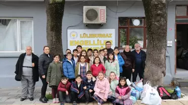 Lüleburgaz'da İlkokul Öğrencileri Mavi Kapak ve İkinci El Eşya Kampanyasına Destek Verdi
