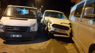 Kayseri'de kaza: Kamyonet sürücüsü yaralandı
