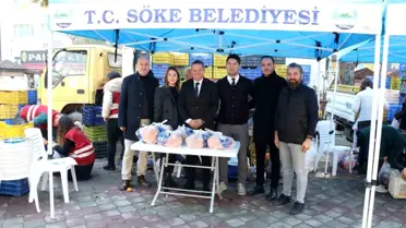 Söke Belediyesi, Hayırsever Üreticinin Bağışladığı Mandalinaları Dağıttı
