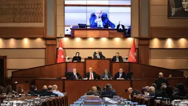 İBB Meclisi, Hakem Halil Umut Meler'e yapılan saldırıyı kınadı