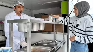 Fethiye Belediyesi Üniversite Öğrencilerine Çorba Dağıtıyor