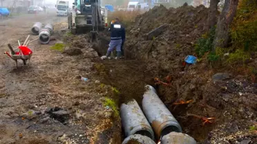 Lapseki'de yağmur suyu gider hattı çalışmaları devam ediyor