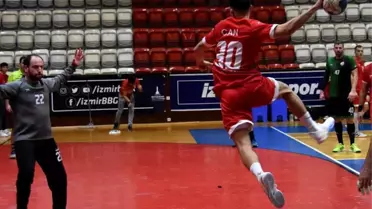 Sakarya Büyükşehir Belediyesi Hentbol Takımı İzmir Büyükşehir Belediyesi Gençlik'i mağlup etti