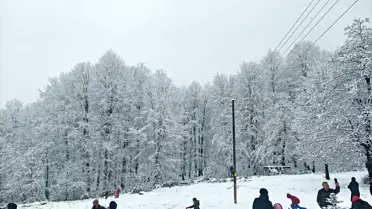 Samsun'un yüksek kesimlerine kar yağdı