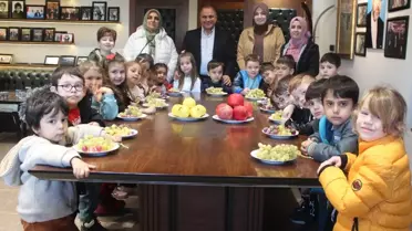 Alaşehir Mustafa Beşikçioğlu İlkokulu anasınıfı öğrencileri meyve işletmesini ziyaret etti