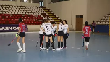 Kadınlar Salon Hokeyi Süper Lig 2. etabı Amasya'da başladı