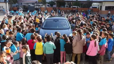 Mersin'de öğrenciler yerli otomobil Togg'u inceledi