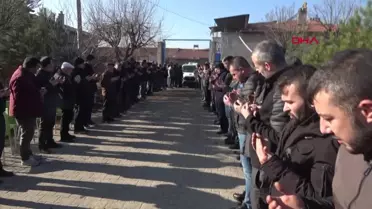 YAN YANA TOPRAĞA VERİLDİLER
