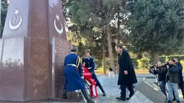 Cumhurbaşkanı Yardımcısı Yılmaz, Bakü'de Türk Şehitliği'ni ziyaret etti