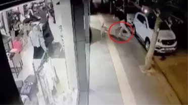 Ankara'da bir genç başıboş köpeğin saldırısına uğradı! O anlar kamerada