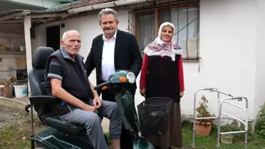 Cumayeri Belediye Başkanı Mustafa Koloğlu İhtiyaç Sahiplerine Elektrikli Bisiklet Hediye Etti