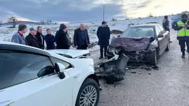Sinop'ta otomobiller çarpıştı: 9 yaralı