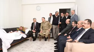 Kahramanmaraş Valisi Mükerrem Ünlüer, Pençe-Kilit Harekatı'nda yaralanan askeri ziyaret etti