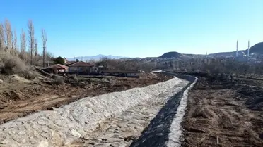 Kırıkkale Karakeçili'de TOKİ konutlarının kaba inşaatı tamamlanma aşamasında
