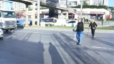 Gaziosmanpaşa'da Üst Geçit Kullanılmıyor