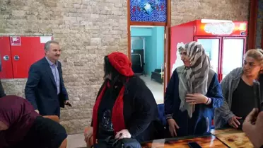 Adıyaman Belediye Başkanı Süleyman Kılınç, depremzedeleri ziyaret etti