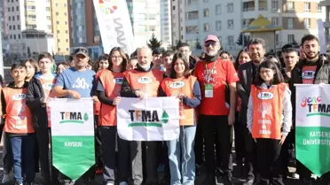 Kocasinan Belediye Başkanı Ahmet Çolakbayrakdar, TEMA Vakfı gönüllüleriyle ağaç dikti