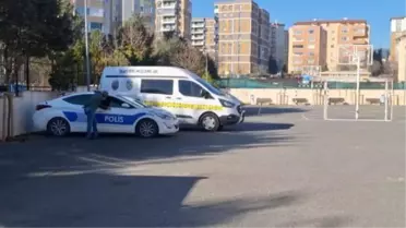 Pendik'te Okul Tuvaletinde Bıçaklı Saldırı: 9. Sınıf Öğrencisi Yaralandı