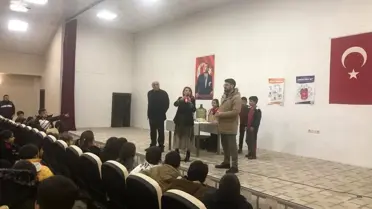 Çıldır'da Bilim ve Teknik Gösterisi İlgiyle İzlendi