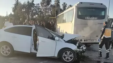 Manavgat'ta servis midibüsü ile otomobil çarpıştı: 2 ölü, 13 yaralı