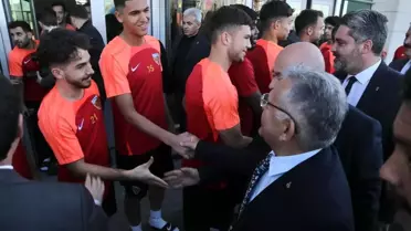 Bakan Özhaseki ve Başkan Büyükkılıç, Kayserispor'u ziyaret etti