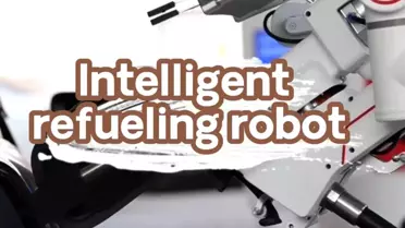 Çin'deki bir akaryakıt istasyonunda yakıt dolduran robot hizmete alındı