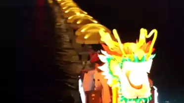 Dev ejderha teknesi Wujiang Nehri'nde büyüleyici bir gösteriye imza attı