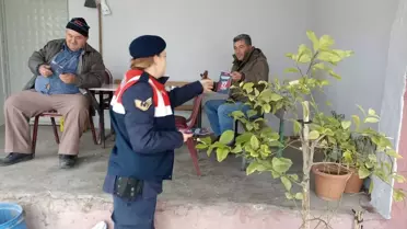 Edirne'de jandarma ekipleri aile içi şiddetle mücadele ve KADES hakkında bilgilendirme çalışması yaptı