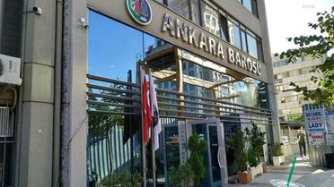 Ankara Barosu, İstanbul'da hilafet bayrağı açan kişiler ve kamu görevlileri hakkında suç duyurusunda bulundu