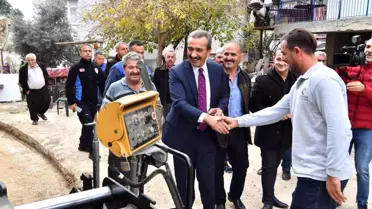 Çukurova Belediye Başkanı Soner Çetin, Dörtler Mahallesinde asfalt çalışmalarını denetledi