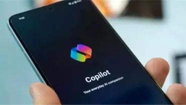 Microsoft Copilot Artık iOS'ta: ChatGPT'yi Yerinden Edebilir
