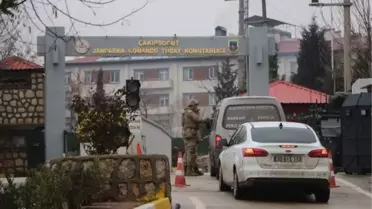 Elmacı Dede, 1 ton elmayı Irak'ta şehit veren birliğe teslim etti