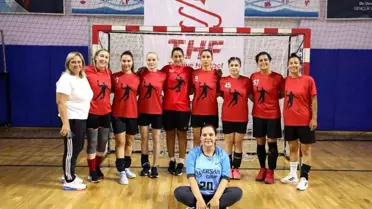 Aliağa Belediyesi Veteran Kadın Hentbol Takımı'ndan 12 sporcuya milli takım daveti
