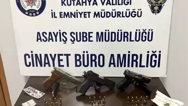 Kütahya'da Polis Uygulamasında 3 Tabanca ve Uyuşturucu Ele Geçirildi