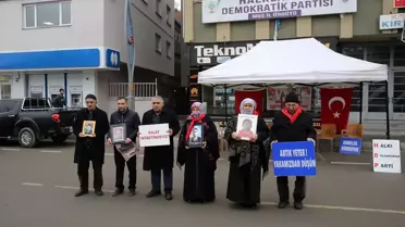 Muş'ta aileler, çocuklarının dağa götürülmesinden HDP'yi sorumlu tutarak oturma eylemi başlattı