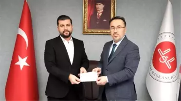 Besime Özderici Ortaokulu Öğretmeni Selçuk Tutak, Maaş Ödülünü Filistin'e Bağışladı
