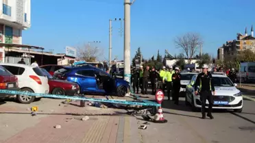 Antalya'da Otomobilin Otobüs Durağına Dalması Sonucu Yaşlı Çift Hayatını Kaybetti