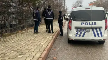 Elazığ'da polis ekipleri okul önlerinde denetim gerçekleştirdi