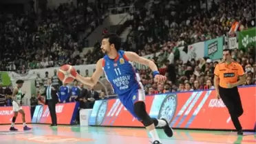 Bursaspor İnfo Yatırım, Anadolu Efes'e 83-73 mağlup oldu