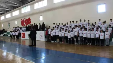 Bingöl'ün Solhan ilçesinde Türkiye Voleybol Federasyonu tarafından Fabrika Voleybol Açıldı