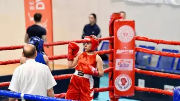Kocaeli'de Büyük Kadınlar Türkiye Ferdi Boks Şampiyonası Başladı