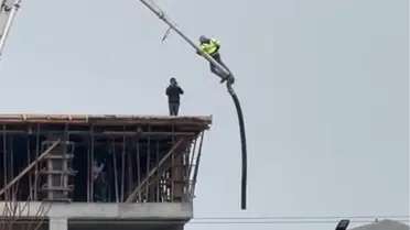 Afyonkarahisar'da İşçi Beton Pompasının Üstüne Çıkarak Ölüme Meydan Okudu