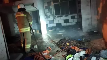 İskenderun'da Metruk Binada Çıkan Yangın İtfaiye Tarafından Söndürüldü