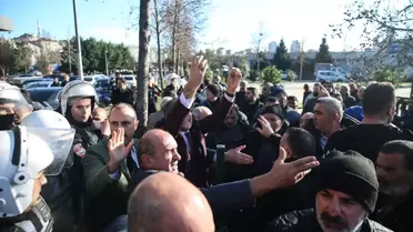 İBB UKOME toplantısında minibüsten taksiye dönüştürülen araçlar nedeniyle arbede yaşandı