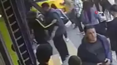 İzmir'de kamyonet yayalara çarpıp iş yerine dalmıştı, dehşet anlarını anlattılar