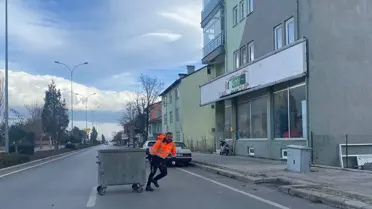 Seydişehir'de Fırtına Etkili Oldu: Ağaçlar Devrildi, Çatılar Uçtu